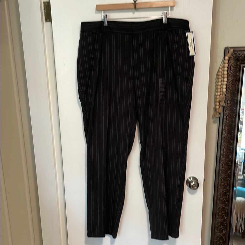 NEW Dockers Black Pinstripe Metro Pants. 20W
